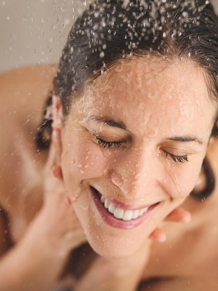Shower Hapiness_FB_Gallery_Joy of Showering_1_2