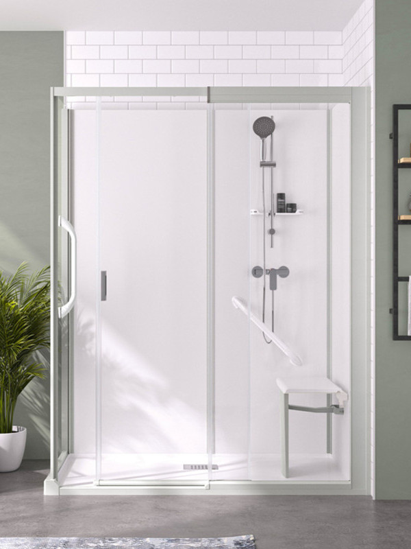 Cabine de douche PMR équipée d’un siège rabattable et de barres d’appui