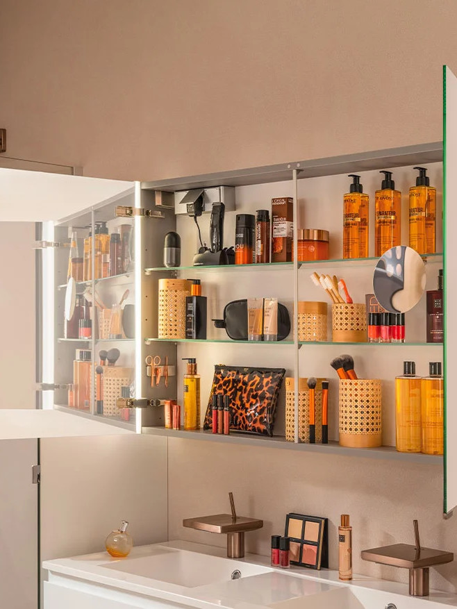Bathroom cabinet: a guide to avoiding mistakes when buying or organising it.