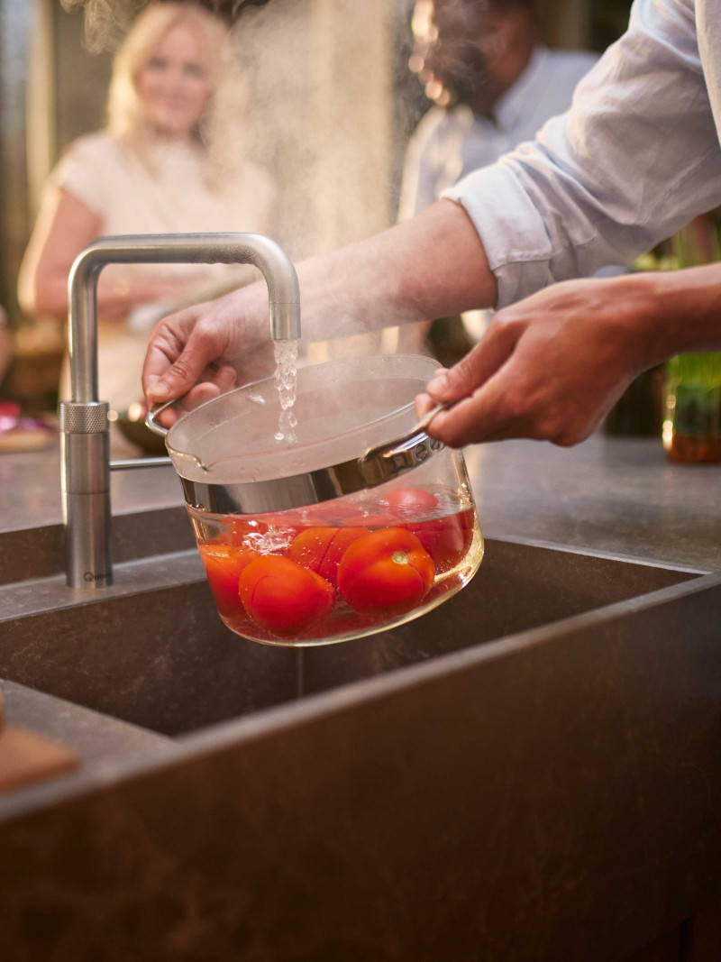 2800-Refresh-your-summer-campaign-evening-tapping-boiling-tomatoes-RGB