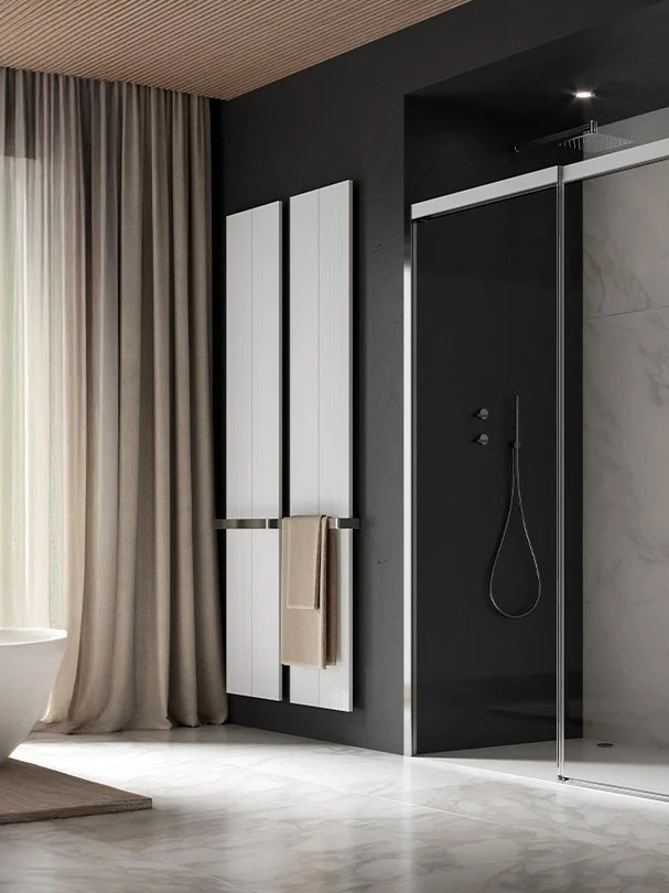 Paroi de douche minimaliste avec niche éclairée