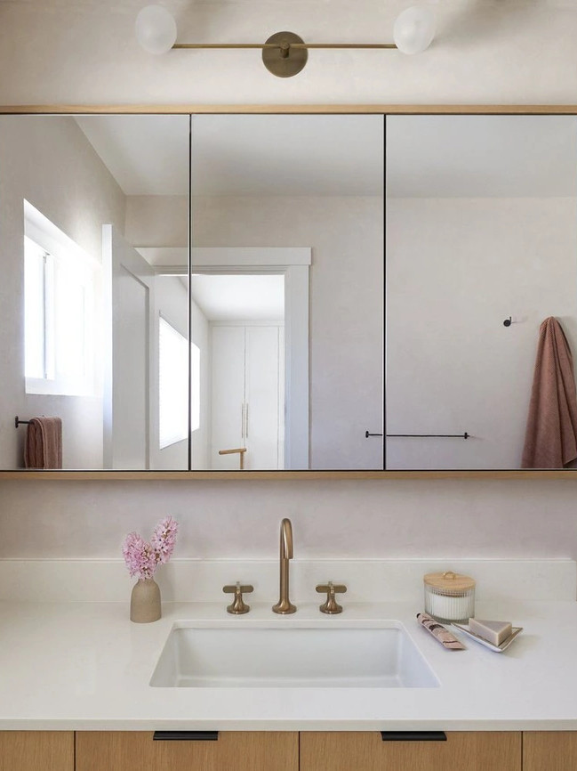 Aménager une petite salle de bains avec les bons choix de meubles