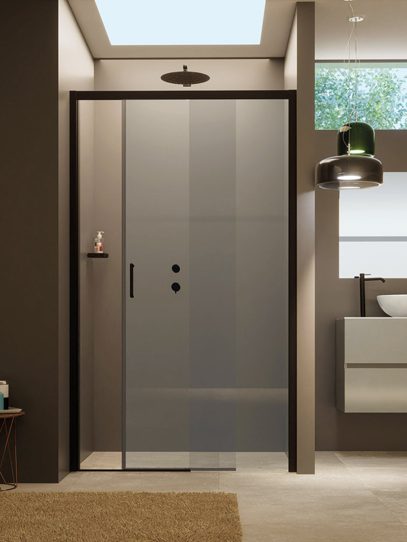 Installation d'une porte de douche : Les 5 erreurs à éviter pour ne pas briser le verre