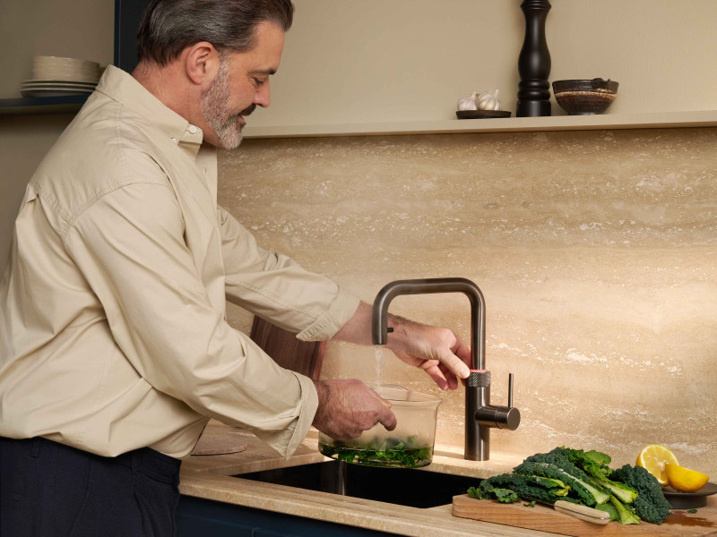 2783-Flex-Square-Gunmetal-Daniel-Travertine-Setting-Boiling-Kale-Portrait